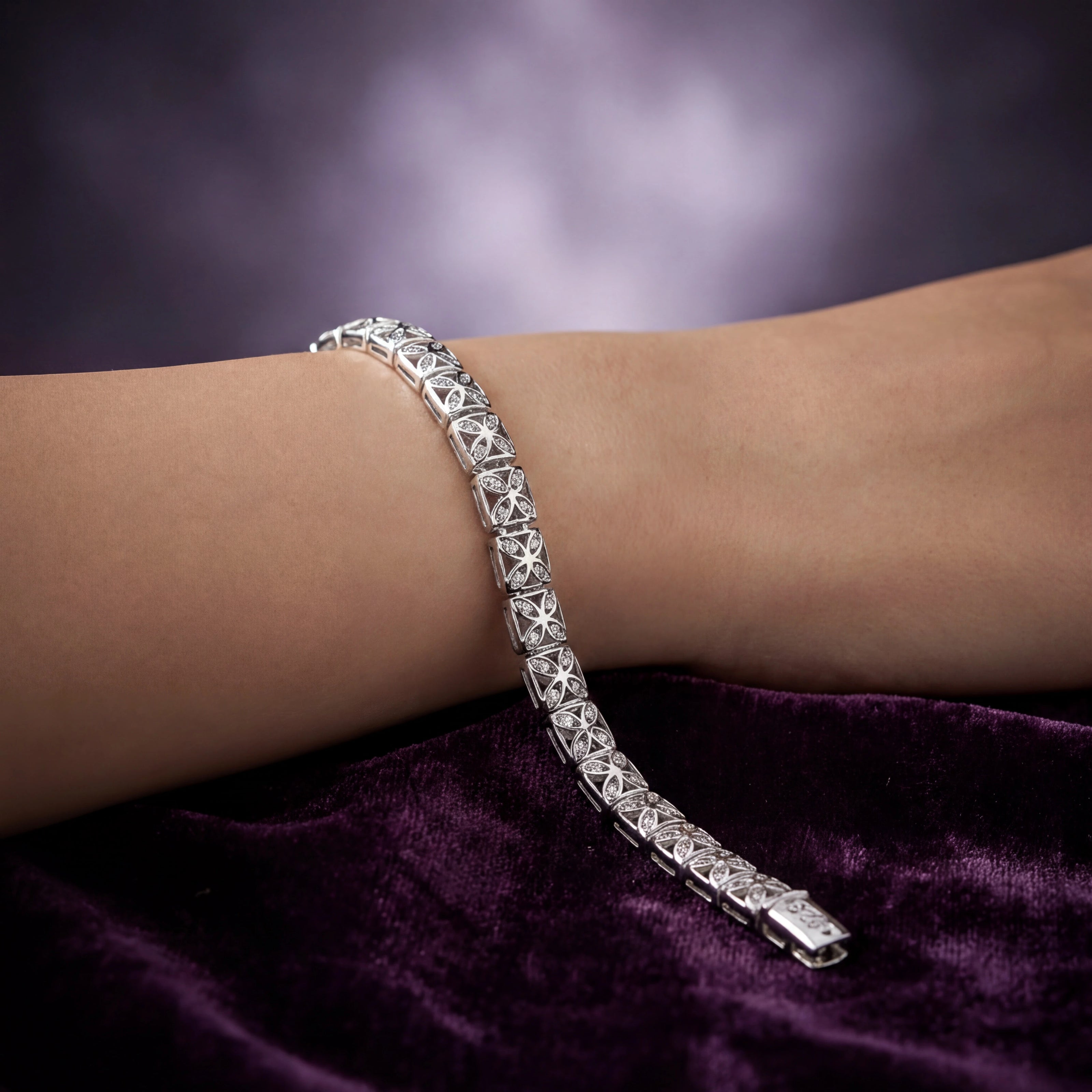 Bloom Motif Bracelet — 3